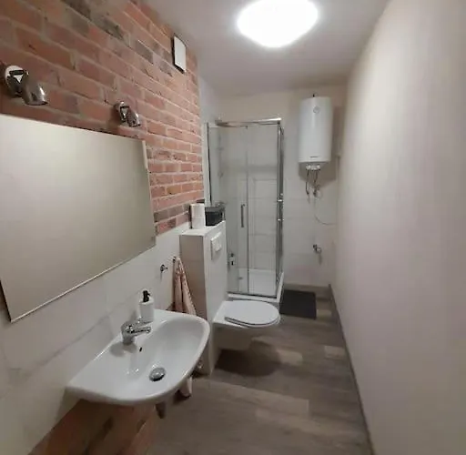 - Kraina 100 Jezior *